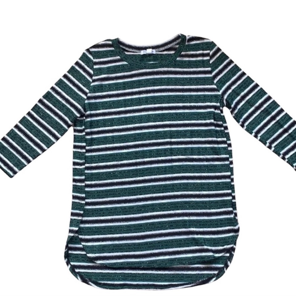 Love, Fire quarter sleeve shirt Girls Size XL